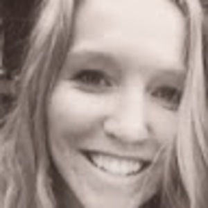 Meet your Posher, Lara